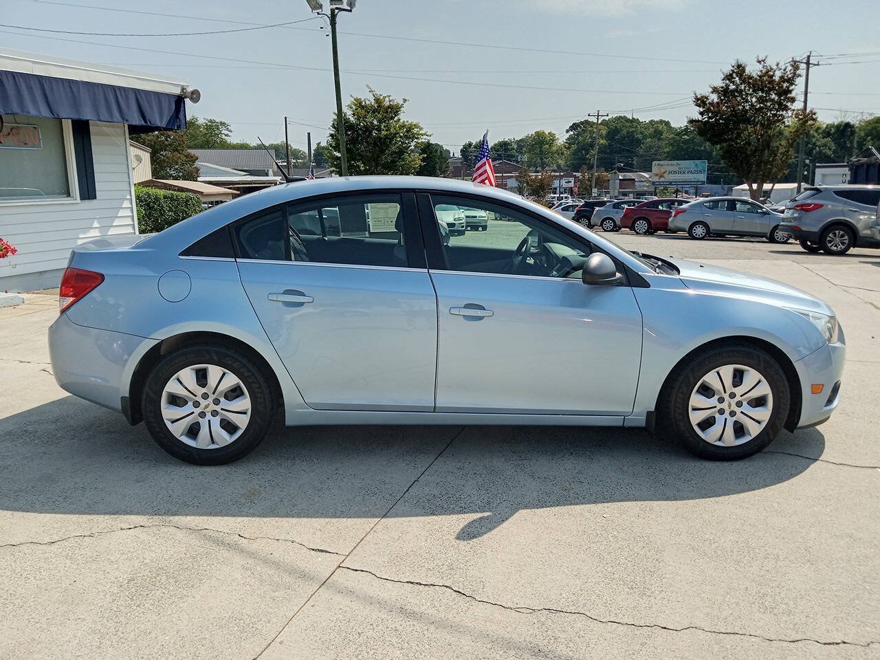 Used 2012 Chevrolet Cruze LS w/ Connectivity Package FWD image 4