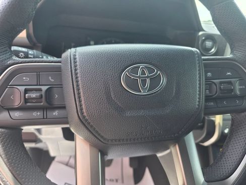 Used 2024 Toyota Tacoma SR5 AWD/4WD image 16