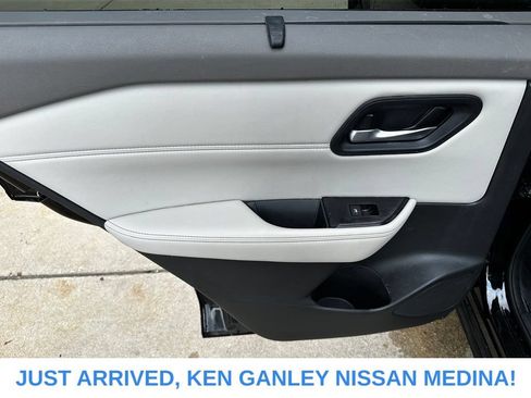 Certified 2023 Nissan Rogue SV w/ SV Premium B Package AWD/4WD image 17