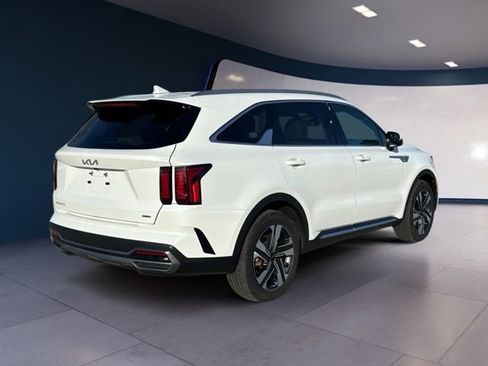 Certified 2024 Kia Sorento EX image 5