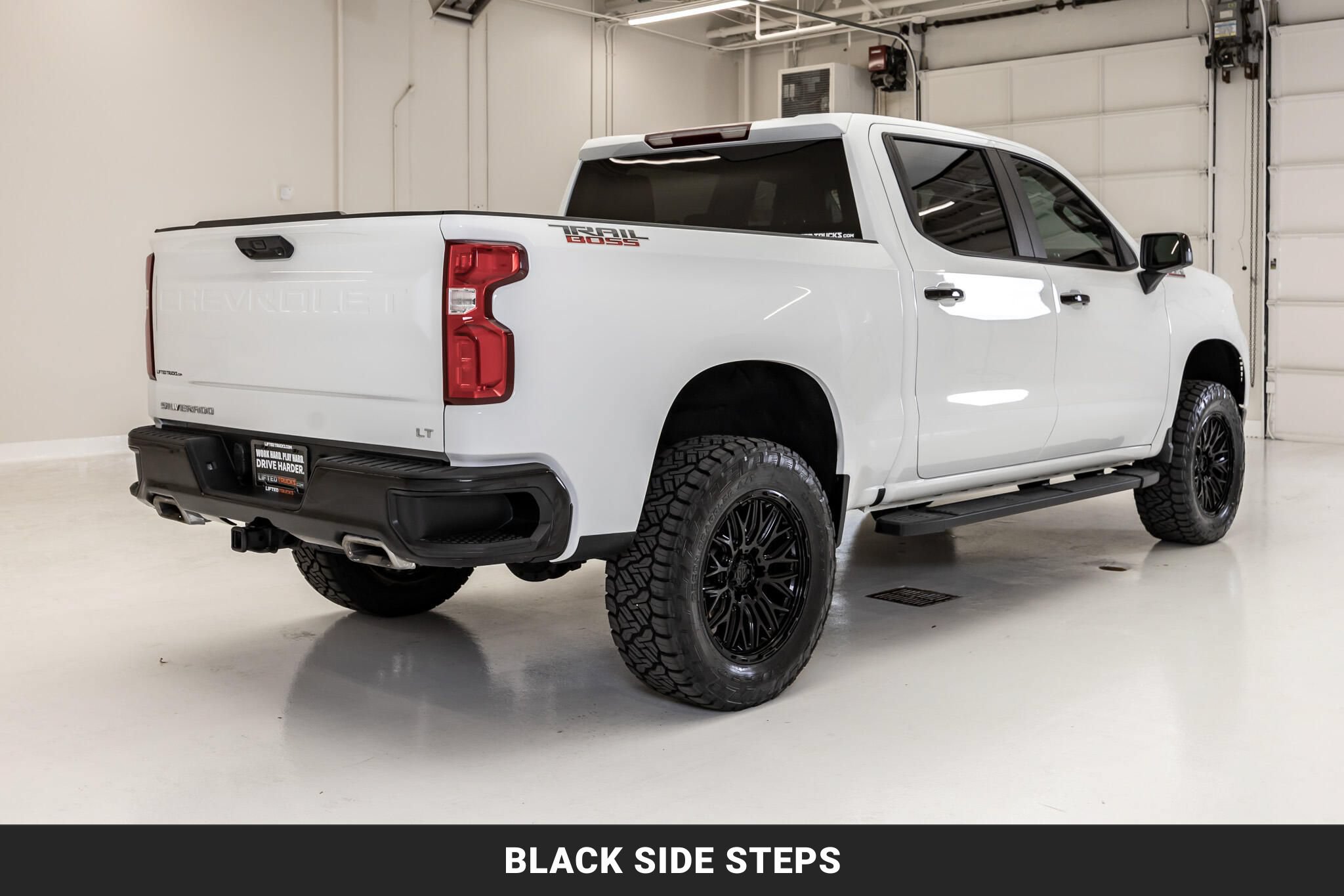 Used 2024 Chevrolet Silverado 1500 LT Trail Boss w/ Protection Package AWD/4WD image 10