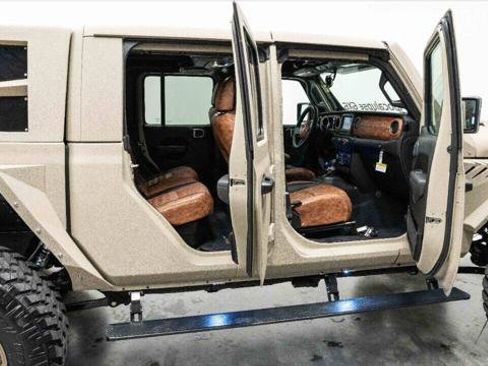 Used 2023 Jeep Gladiator Sport AWD/4WD image 8