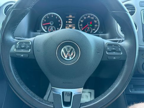 Used 2017 Volkswagen Tiguan S FWD image 2