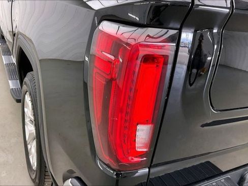Used 2019 GMC Sierra 1500 SLT w/ SLT Premium Plus Package AWD/4WD image 26