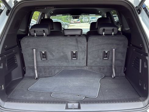 Used 2026 GMC Acadia Elevation w/ Elevation Premium Package FWD image 32