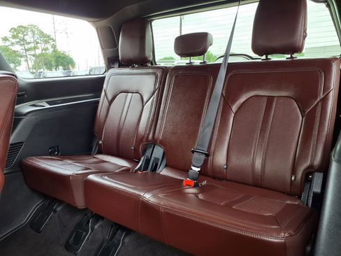 Used 2023 Ford Expedition Limited RWD image 15