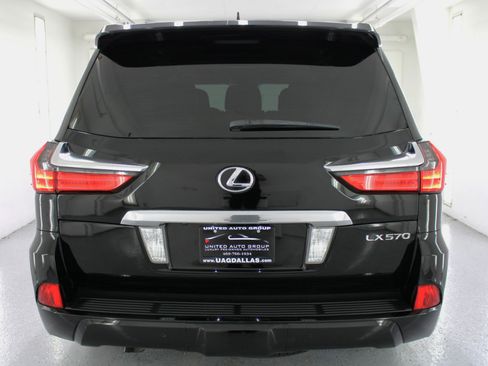 Used 2017 Lexus LX 570 4WD w/ Luxury Package image 8