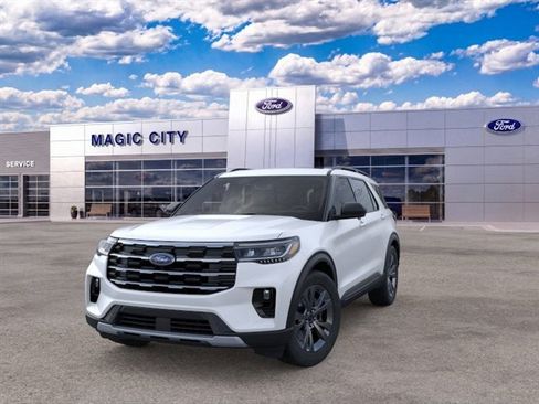 Used 2026 Ford Explorer Active w/ Active Comfort Package AWD/4WD image 2