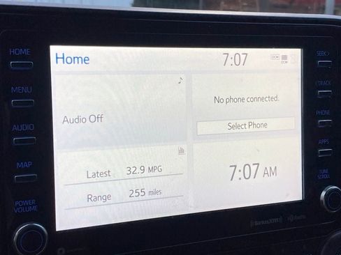 Used 2022 Toyota Highlander LE FWD image 17