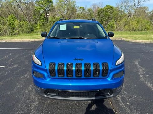 Used 2017 Jeep Cherokee Altitude image 8