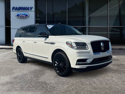 Used 2021 Lincoln Navigator L Black Label w/ Special Edition Package AWD/4WD image 2