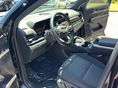 Used 2025 GMC Terrain Elevation w/ Black Edition AWD/4WD image 18