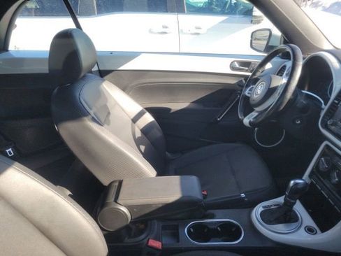 Used 2017 Volkswagen Beetle 1.8T S image 5
