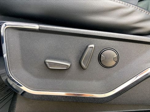 Used 2022 Ford F150 Lariat AWD/4WD image 35