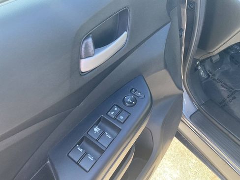 Used 2015 Honda CR-V LX image 9