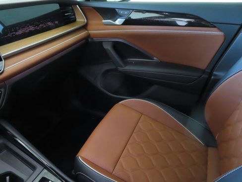 New 2026 Volkswagen Tiguan SEL R-Line image 21