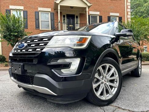 Used 2017 Ford Explorer Limited image 2