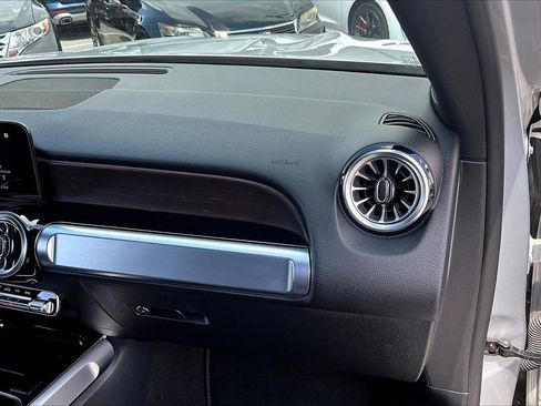 Used 2023 Mercedes-Benz GLB 250 GLB 250 image 26