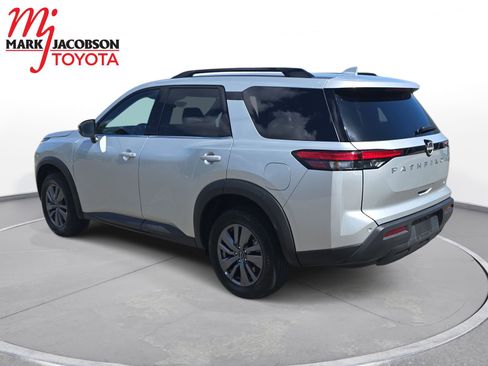 Used 2025 Nissan Pathfinder SV AWD/4WD image 7