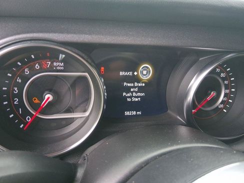 Used 2021 Jeep Gladiator Mojave AWD/4WD image 7