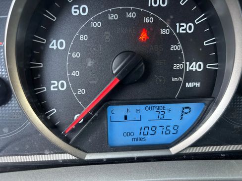 Used 2014 Toyota RAV4 LE image 10