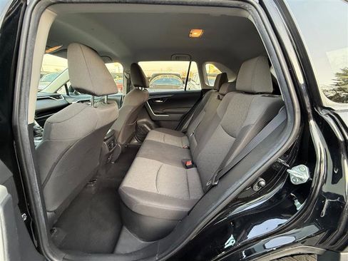 Used 2021 Toyota RAV4 XLE image 20