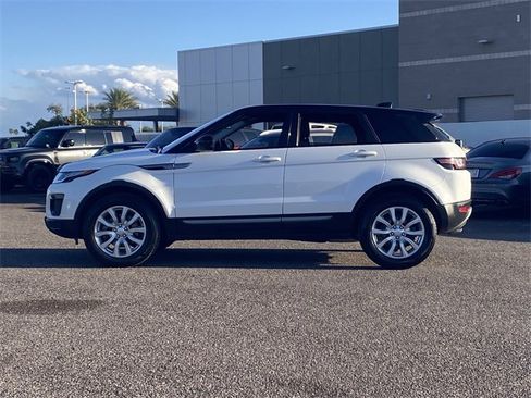Used 2019 Land Rover Range Rover Evoque SE image 31