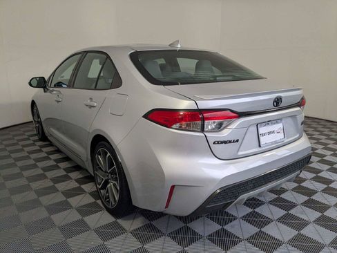 Used 2022 Toyota Corolla SE FWD image 4