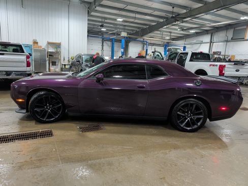 Used 2021 Dodge Challenger R/T w/ Plus Package image 5