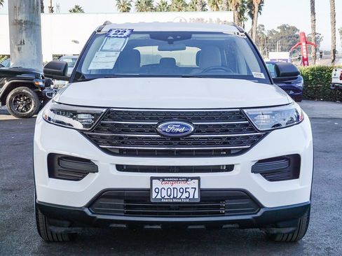 Certified 2022 Ford Explorer XLT image 2