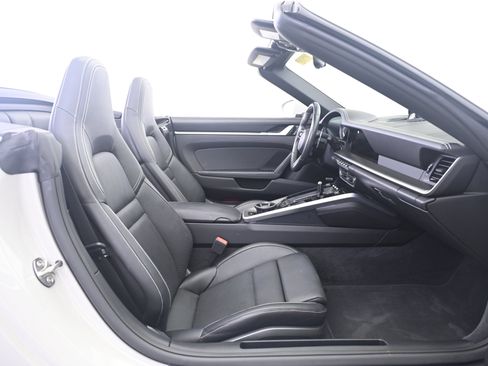 Used 2020 Porsche 911 Carrera 4S AWD/4WD image 22