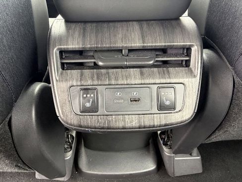 Used 2023 Nissan Ariya AWD image 28