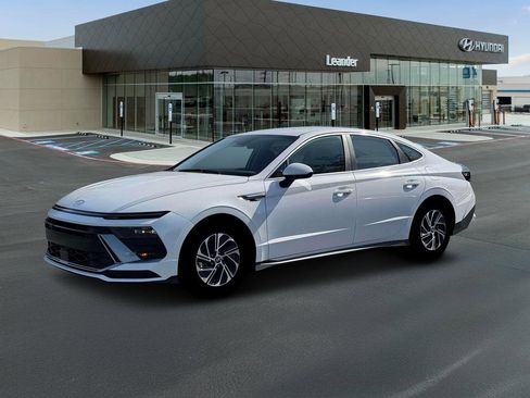 Used 2026 Hyundai Sonata Blue FWD image 2