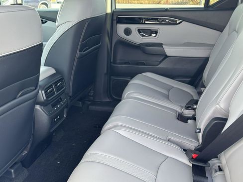 New 2025 Honda Pilot Touring image 18