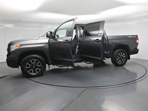 Used 2017 Toyota Tundra SR5 w/ TRD Off Road Package AWD/4WD image 33