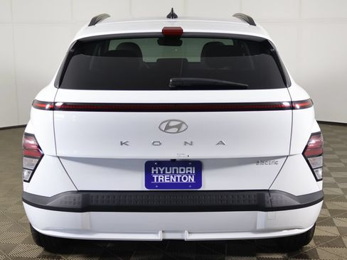Used 2025 Hyundai Kona SEL FWD image 12