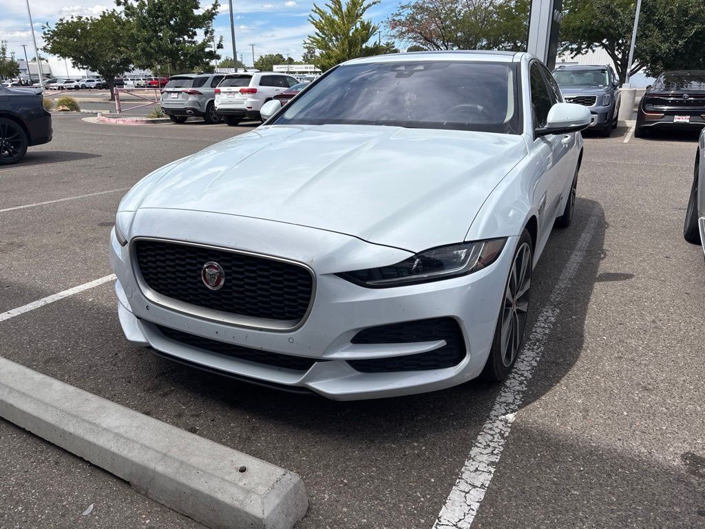 Used 2020 Jaguar XE S RWD image 3