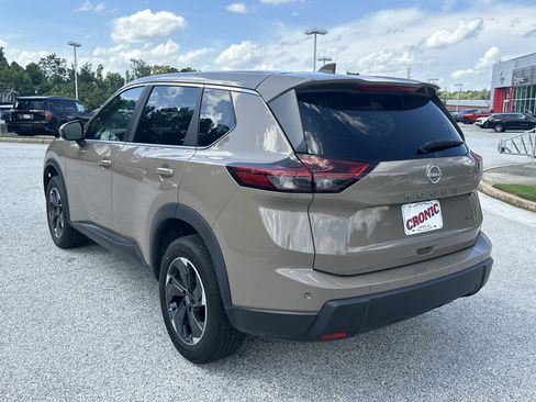 Used 2025 Nissan Rogue SV AWD/4WD image 7