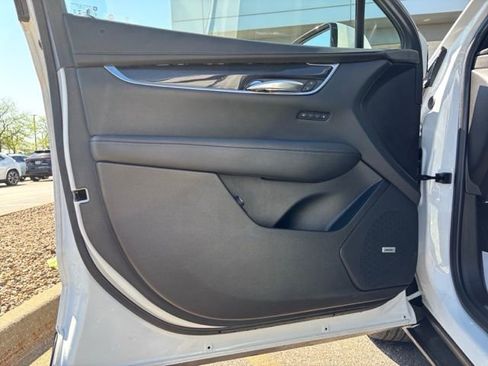 Used 2022 Cadillac XT5 Premium Luxury w/ LPO, Floor Liner Package AWD/4WD image 10