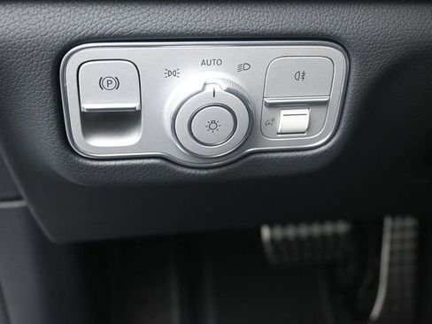 Used 2025 Mercedes-Benz GLS 450 4MATIC image 21