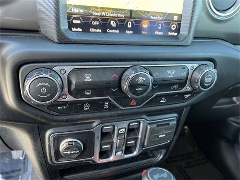 Used 2022 Jeep Wrangler Unlimited Sahara image 15