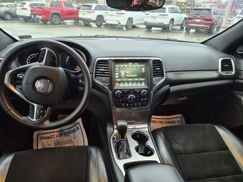 Used 2018 Jeep Grand Cherokee Altitude image 4