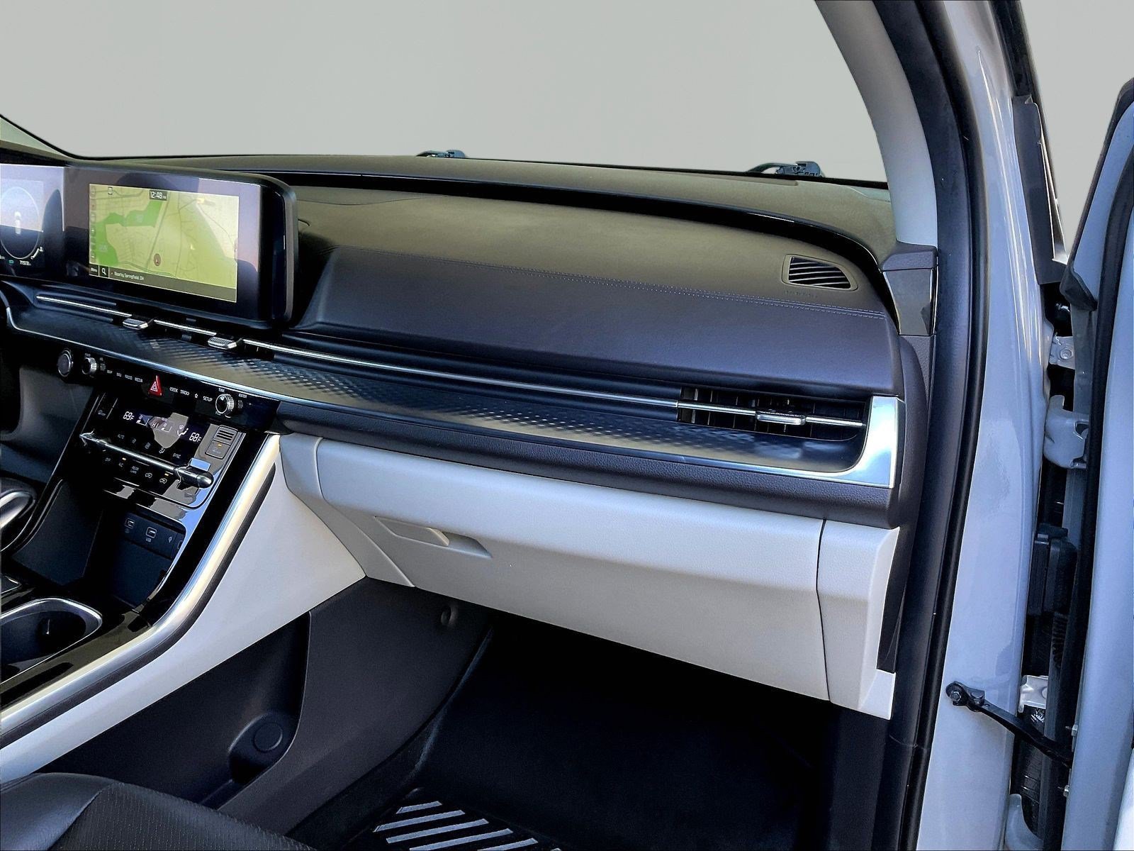 Used 2024 Kia Carnival SX Prestige FWD image 26