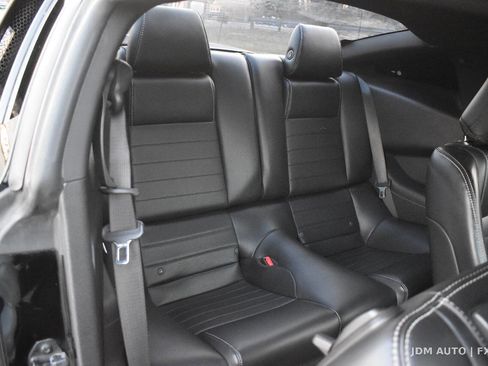Used 2013 Ford Mustang GT Premium w/ Comfort Pkg image 12