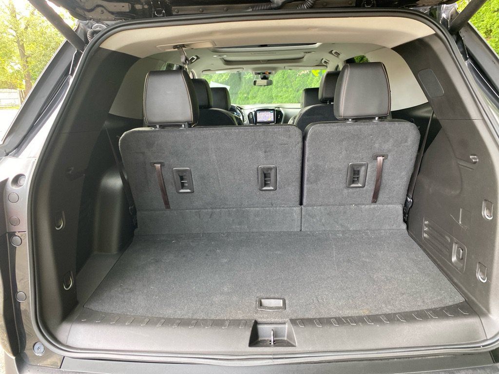 Used 2019 Chevrolet Traverse LT w/ LT Premium Package AWD/4WD image 24