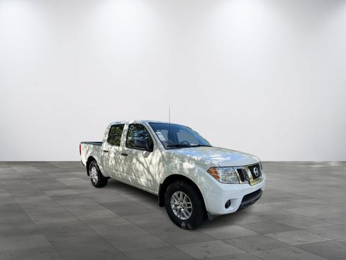 Used 2019 Nissan Frontier SV RWD image 1