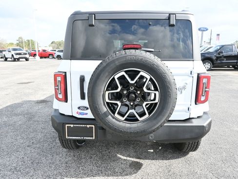 New 2026 Ford Bronco Outer Banks image 4