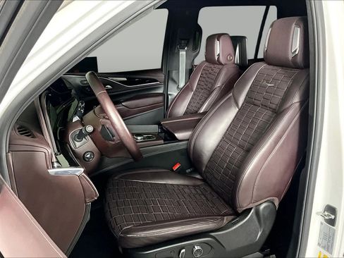 Certified 2024 Cadillac Escalade Sport Platinum AWD/4WD image 8