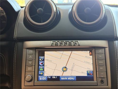 Used 2011 Ferrari California image 17