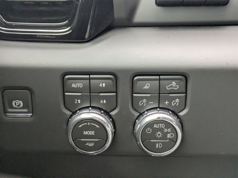 Used 2026 GMC Sierra 1500 AT4X image 22